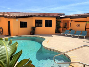 Villa Ruby-So Very Spacious 3BR-Private Pool-3 Minutes to Beaches